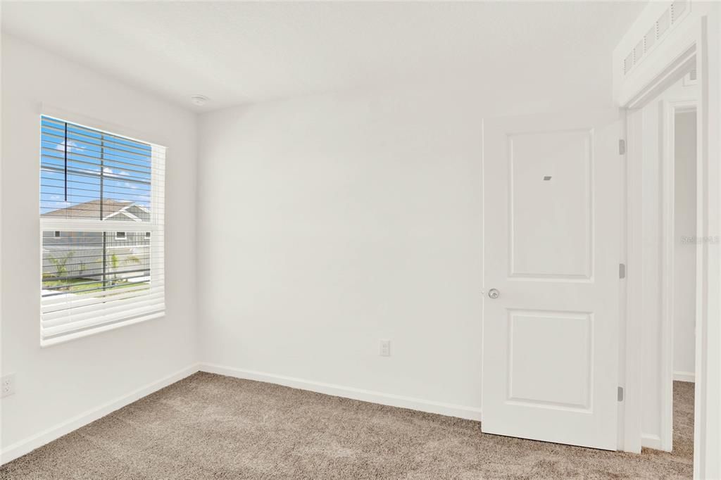 For Rent: $2,098 (4 beds, 2 baths, 1933 Square Feet)
