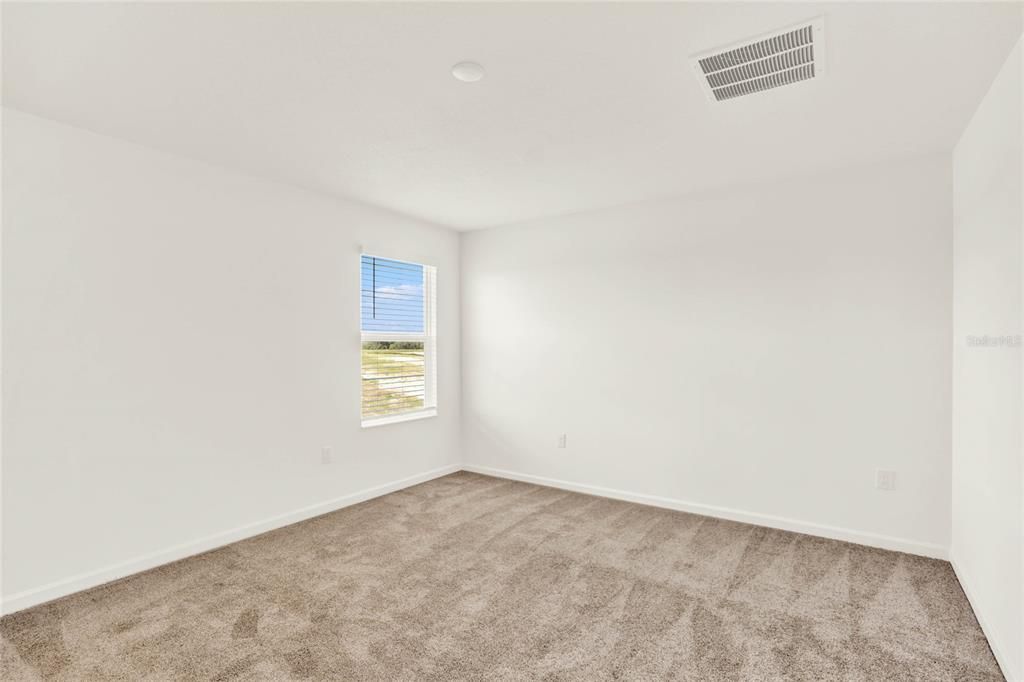 For Rent: $2,098 (4 beds, 2 baths, 1933 Square Feet)