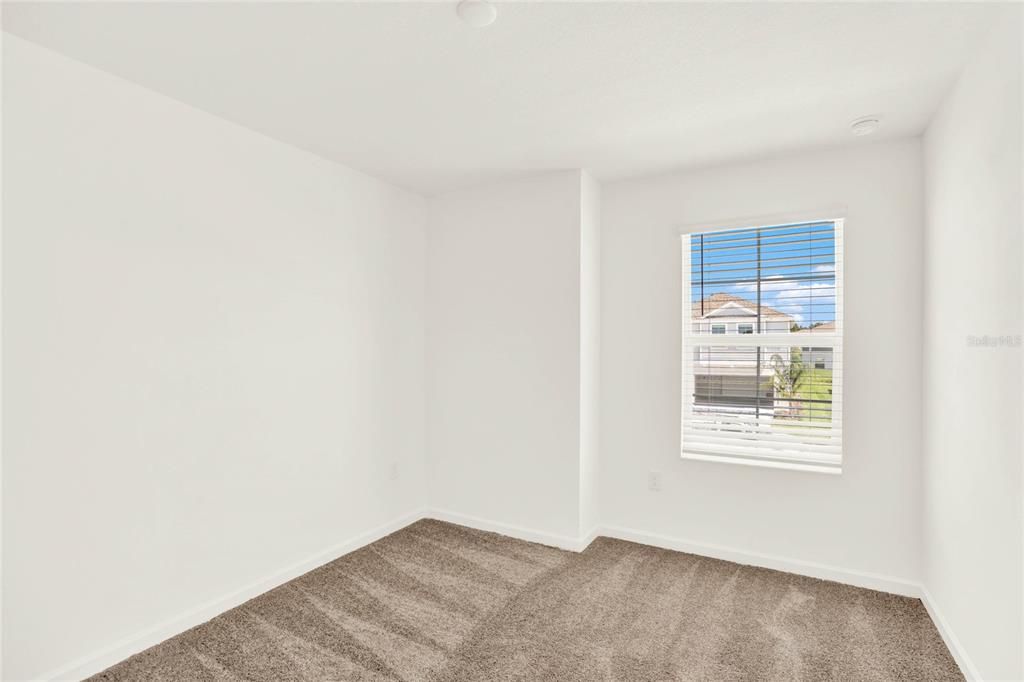 For Rent: $2,098 (4 beds, 2 baths, 1933 Square Feet)