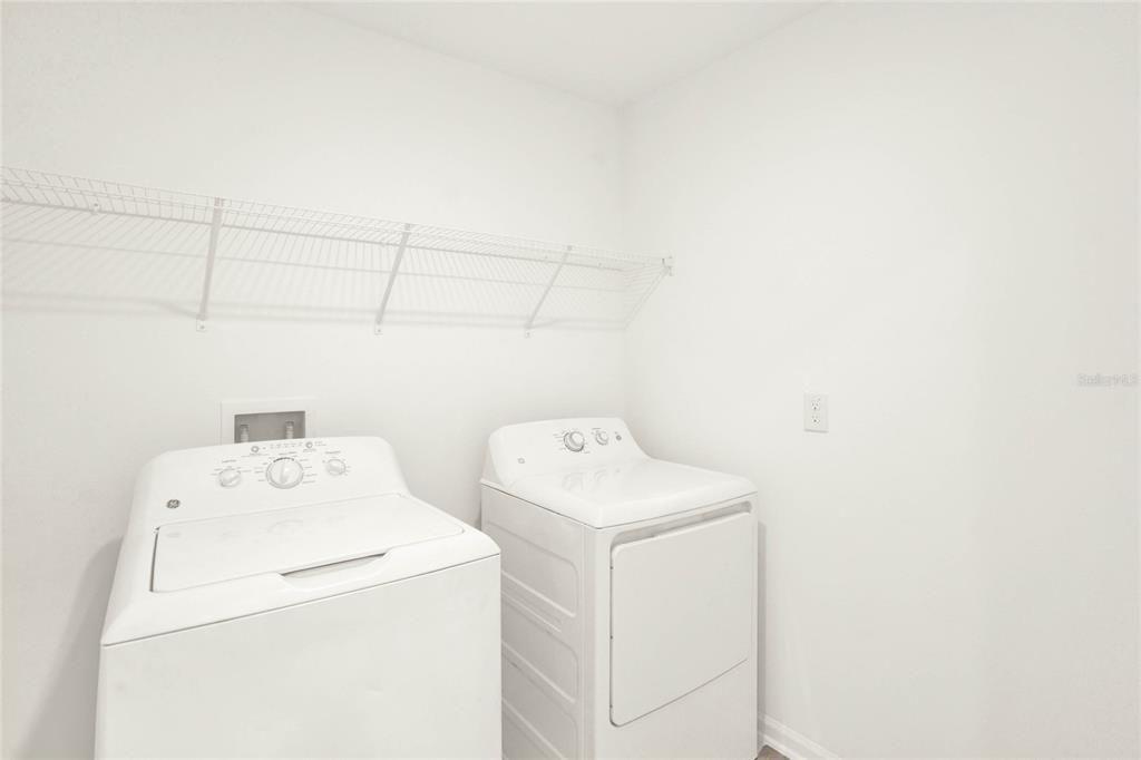 For Rent: $2,098 (4 beds, 2 baths, 1933 Square Feet)