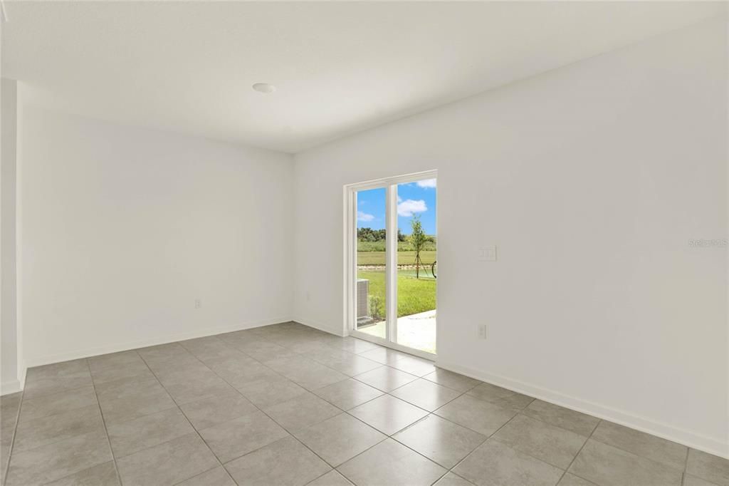 For Rent: $2,098 (4 beds, 2 baths, 1933 Square Feet)