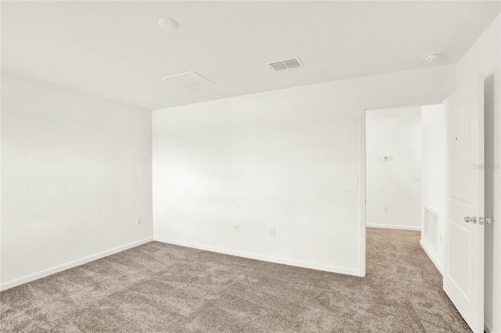 For Rent: $2,098 (4 beds, 2 baths, 1933 Square Feet)