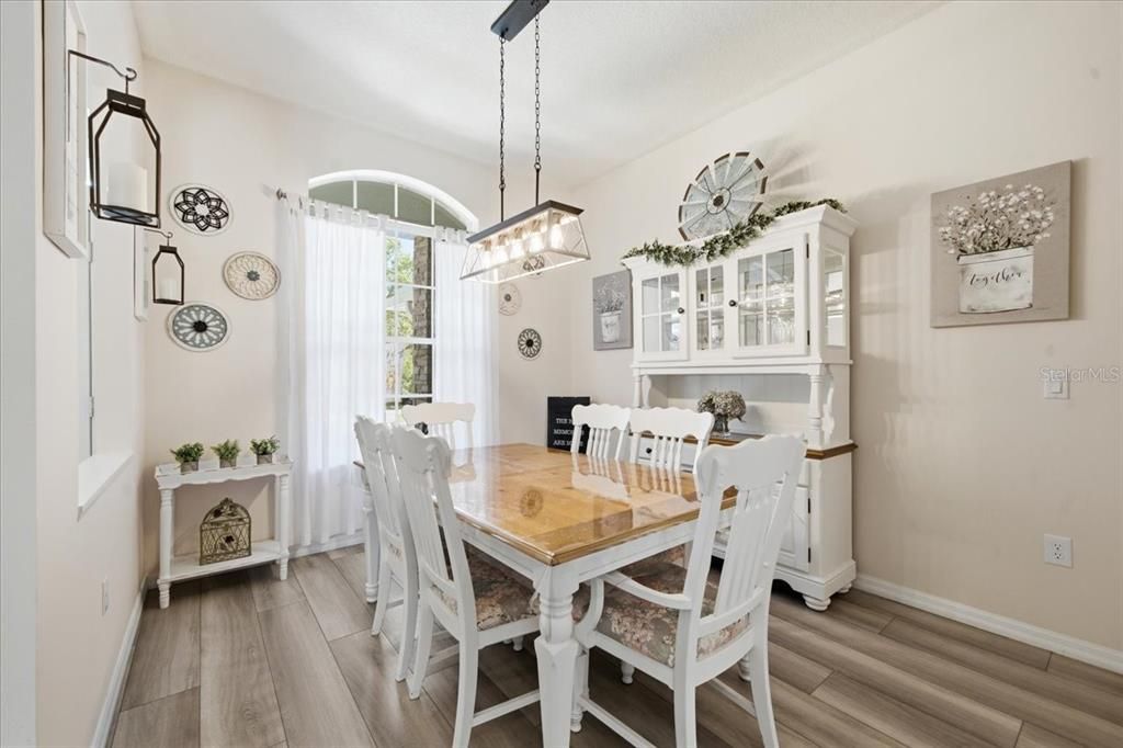 Active With Contract: $599,900 (4 beds, 3 baths, 2623 Square Feet)