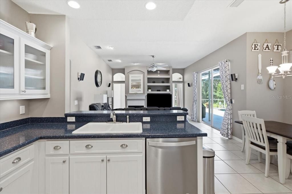 Active With Contract: $599,900 (4 beds, 3 baths, 2623 Square Feet)