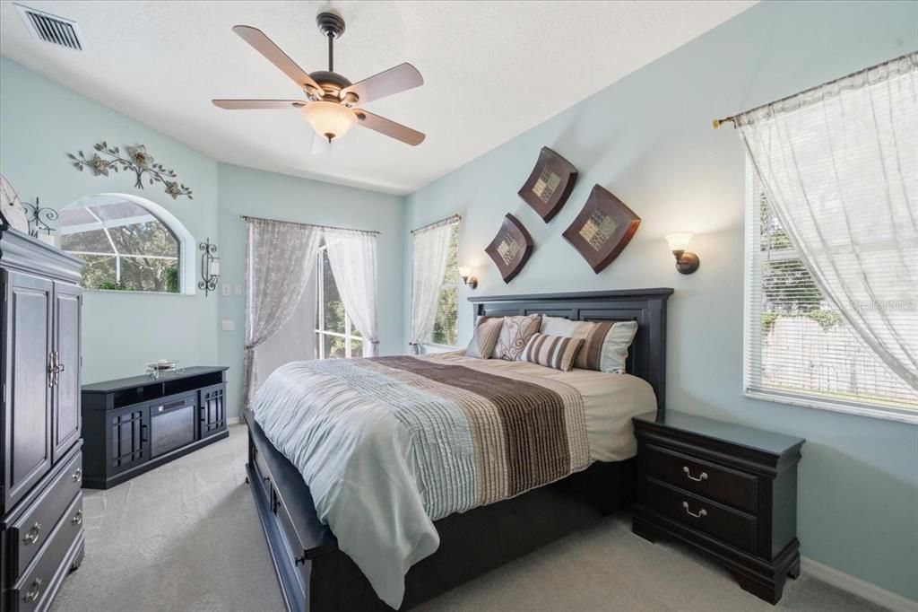 Active With Contract: $599,900 (4 beds, 3 baths, 2623 Square Feet)