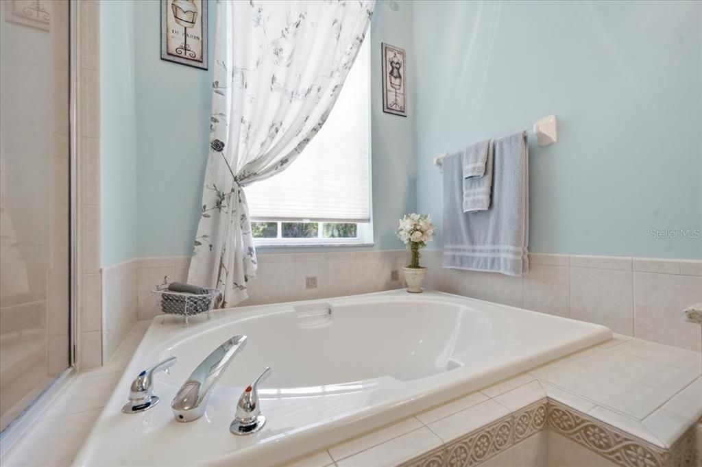 Active With Contract: $599,900 (4 beds, 3 baths, 2623 Square Feet)