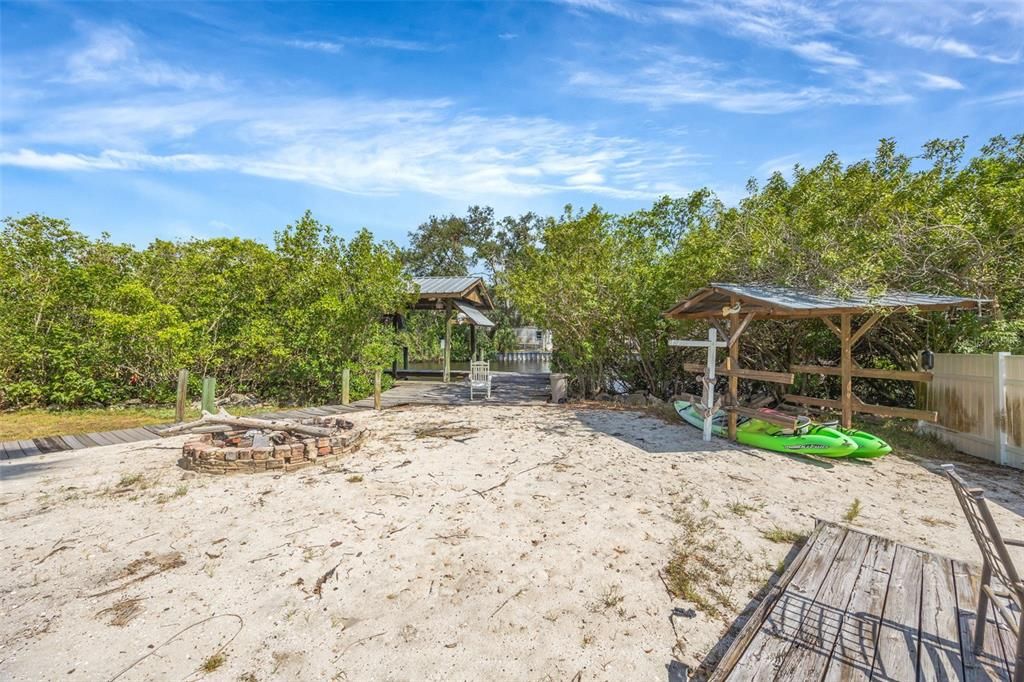 For Sale: $1,100,000 (6 beds, 5 baths, 5006 Square Feet)