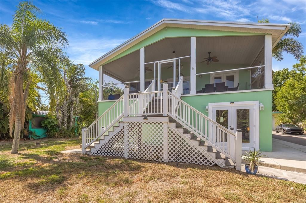 For Sale: $1,100,000 (6 beds, 5 baths, 5006 Square Feet)