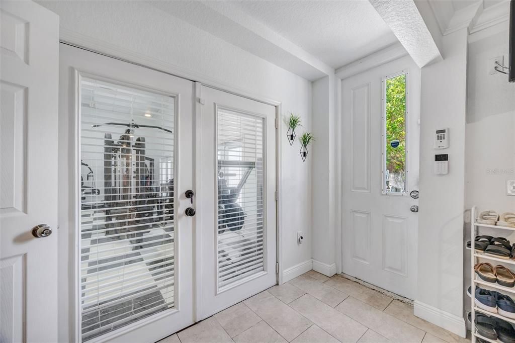 For Sale: $1,100,000 (6 beds, 5 baths, 5006 Square Feet)