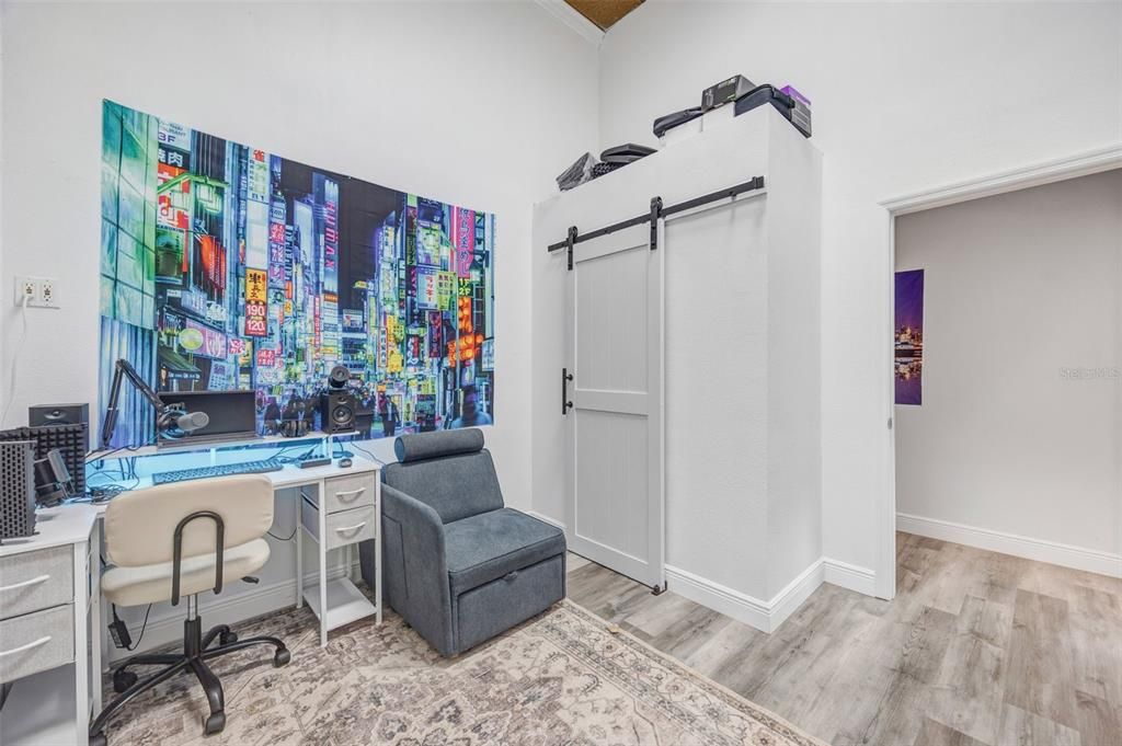 For Sale: $1,100,000 (6 beds, 5 baths, 5006 Square Feet)