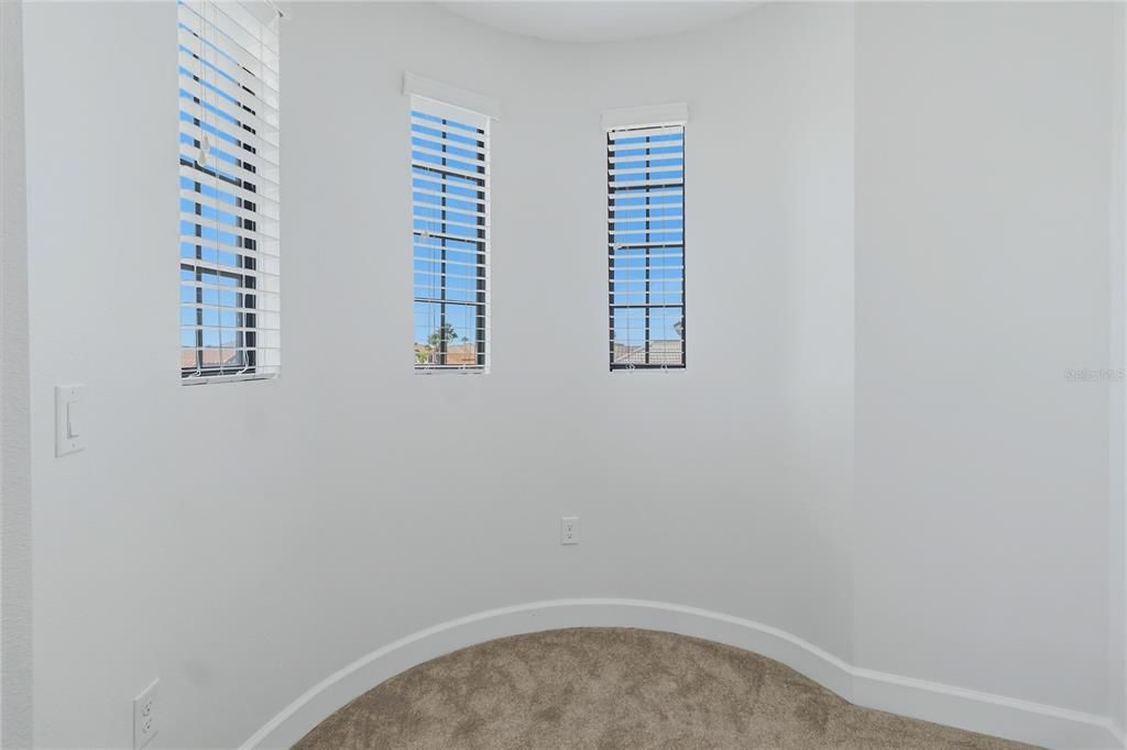 En Venta: $1,365,000 (6 camas, 4 baños, 5051 Pies cuadrados)