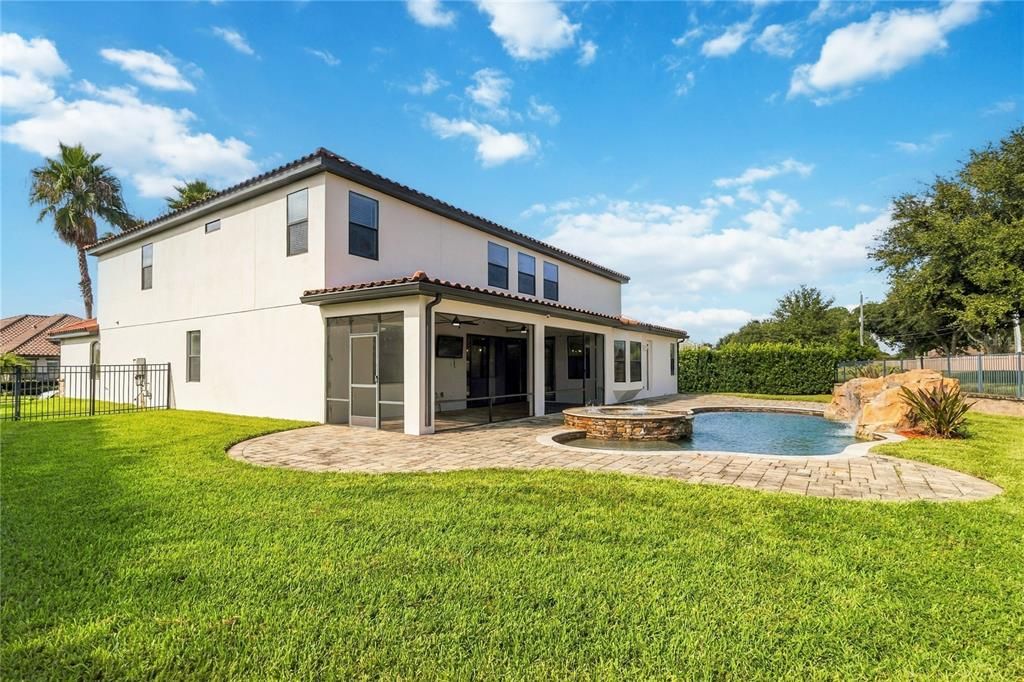 En Venta: $1,365,000 (6 camas, 4 baños, 5051 Pies cuadrados)
