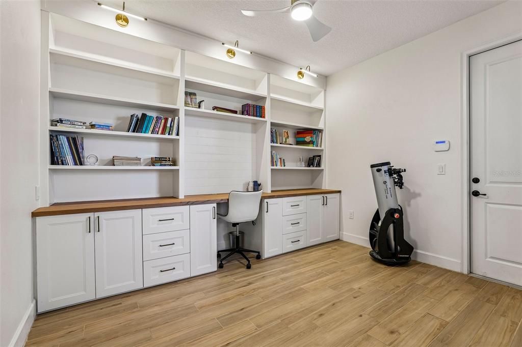 На продажу: $1,499,000 (6 спален, 4 ванн, 5051 Квадратных фут)