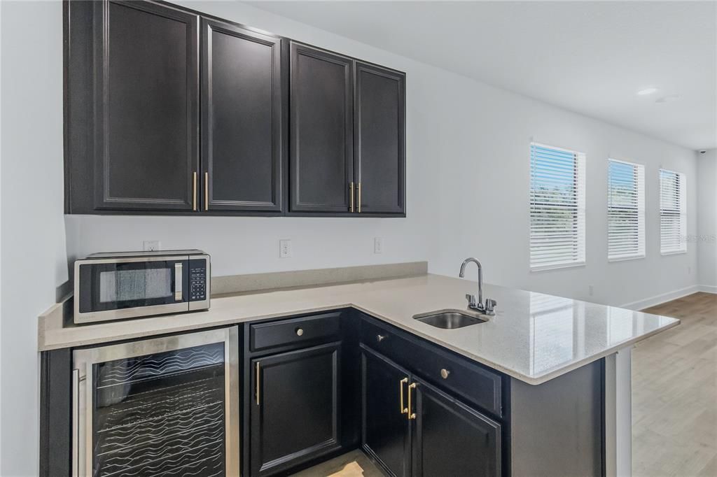 En Venta: $1,365,000 (6 camas, 4 baños, 5051 Pies cuadrados)