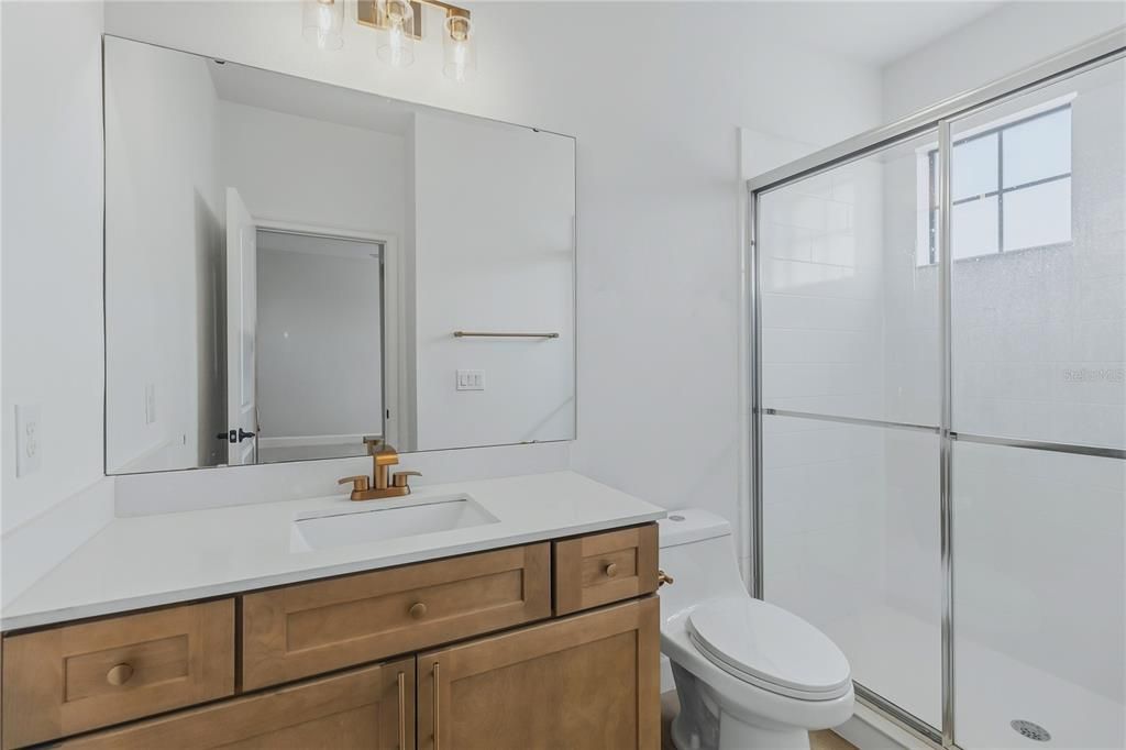 En Venta: $1,365,000 (6 camas, 4 baños, 5051 Pies cuadrados)