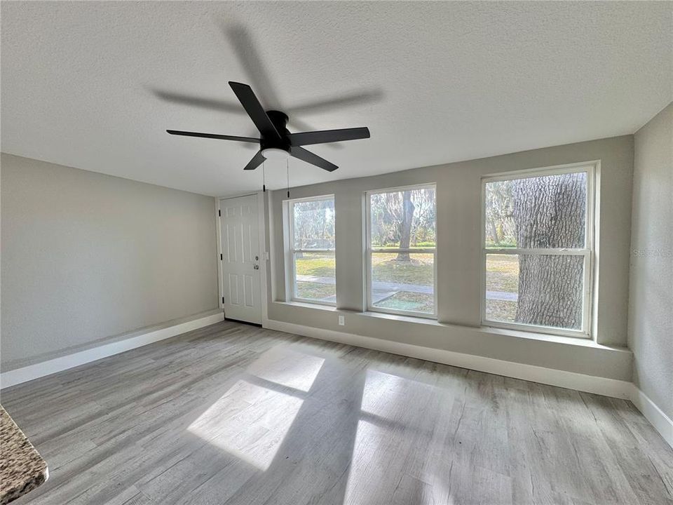 For Rent: $1,495 (2 beds, 1 baths, 1200 Square Feet)