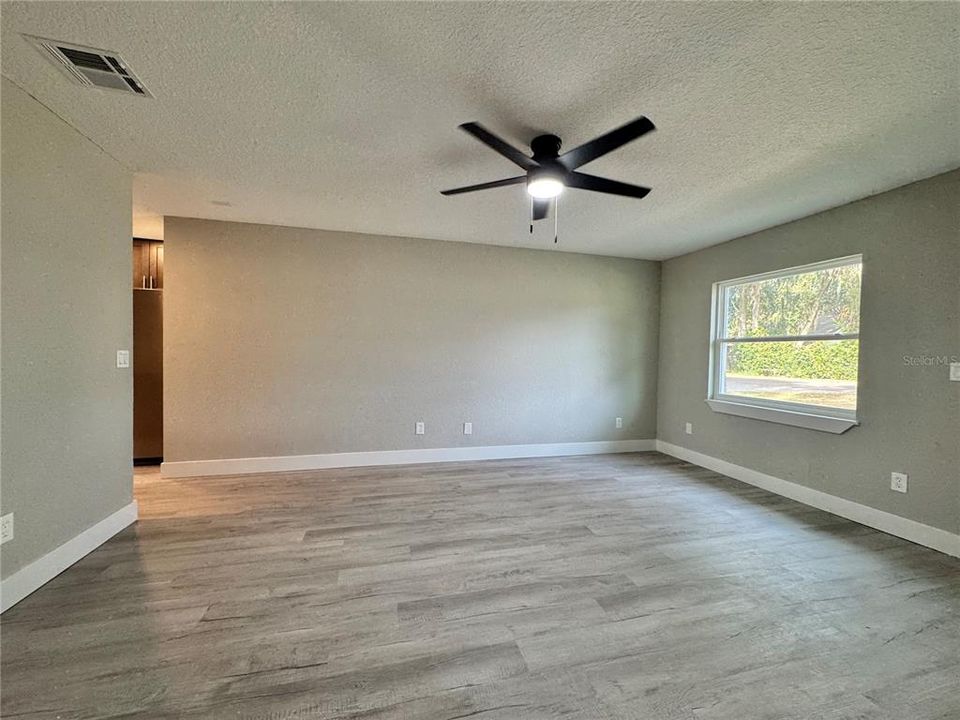 For Rent: $1,495 (2 beds, 1 baths, 1200 Square Feet)