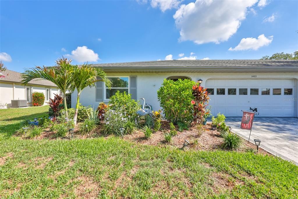 For Sale: $190,000 (2 beds, 2 baths, 1099 Square Feet)