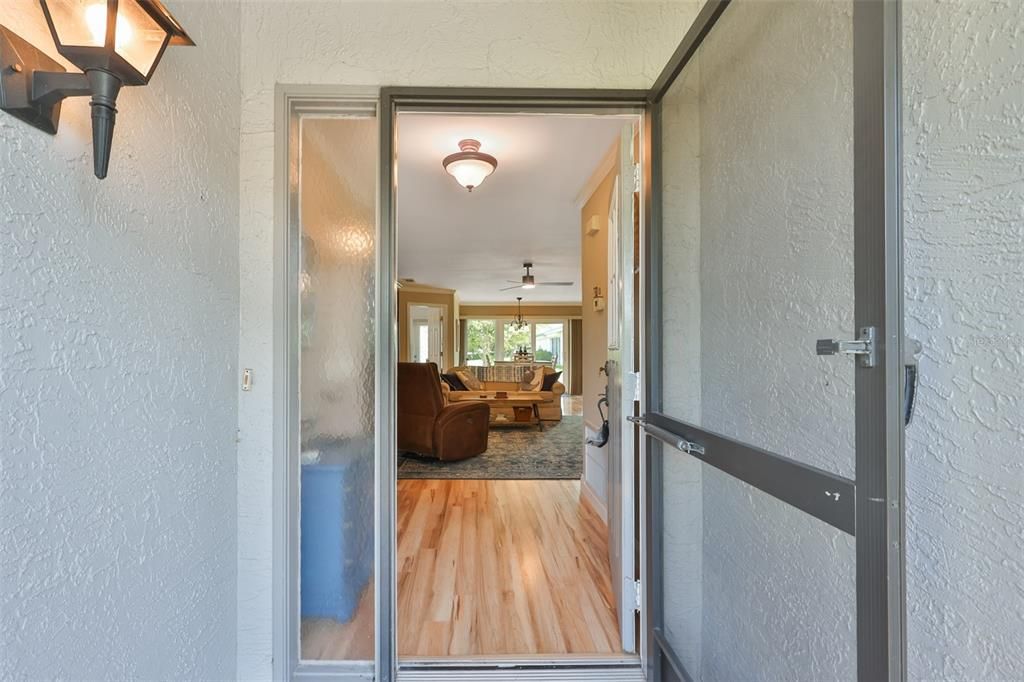 For Sale: $190,000 (2 beds, 2 baths, 1099 Square Feet)