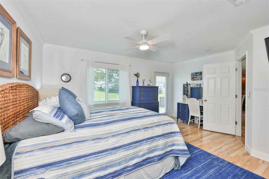 For Sale: $190,000 (2 beds, 2 baths, 1099 Square Feet)