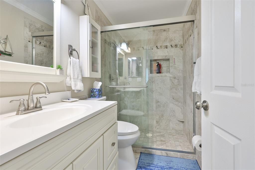 For Sale: $190,000 (2 beds, 2 baths, 1099 Square Feet)