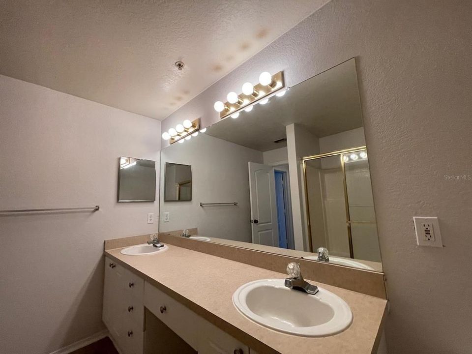 For Rent: $1,550 (2 beds, 2 baths, 1212 Square Feet)