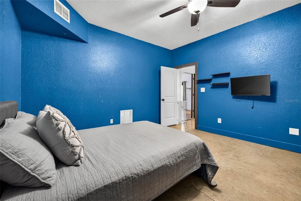 For Sale: $699,900 (5 beds, 4 baths, 3188 Square Feet)