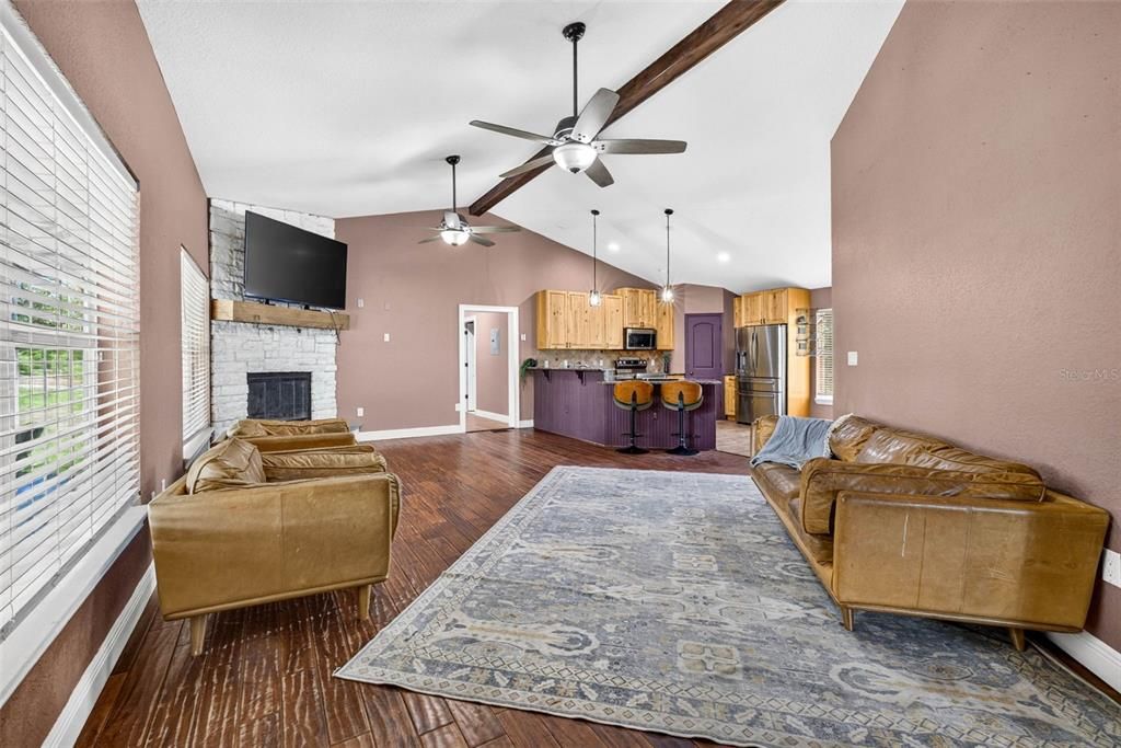 For Sale: $699,900 (5 beds, 4 baths, 3188 Square Feet)