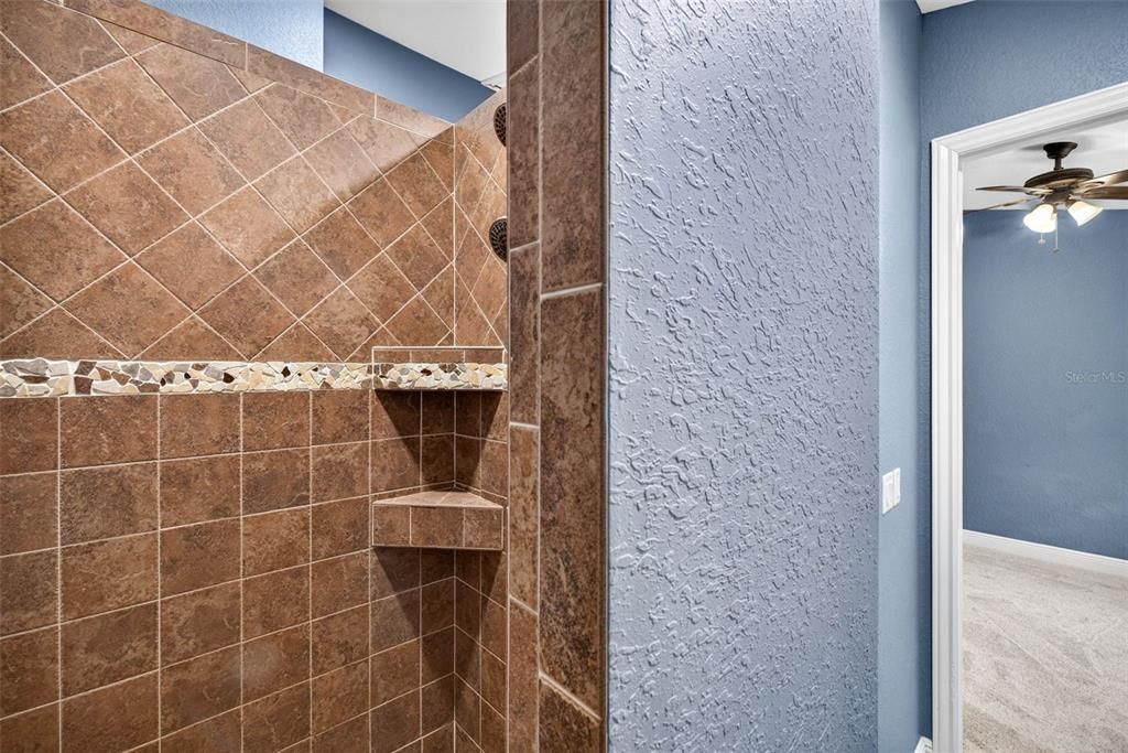For Sale: $699,900 (5 beds, 4 baths, 3188 Square Feet)