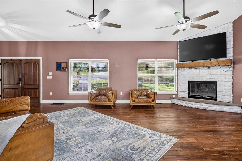 For Sale: $699,900 (5 beds, 4 baths, 3188 Square Feet)