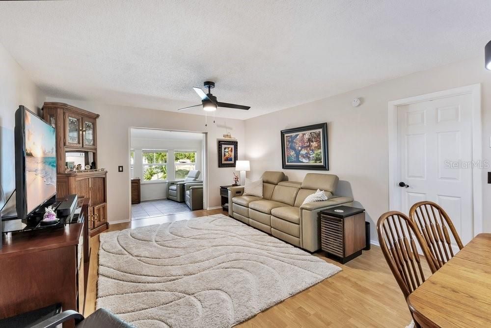 For Sale: $439,900 (3 beds, 2 baths, 1538 Square Feet)