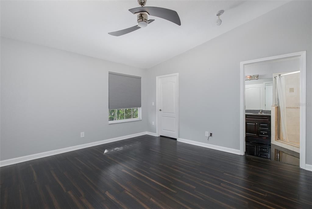 For Sale: $375,000 (3 beds, 2 baths, 1900 Square Feet)