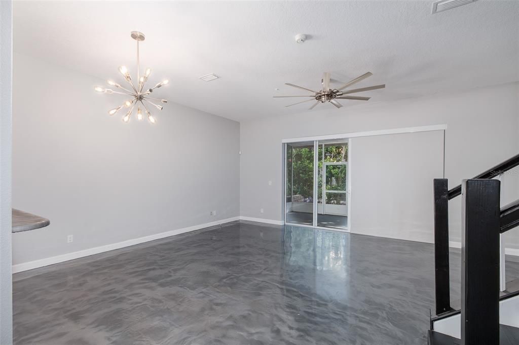 For Sale: $375,000 (3 beds, 2 baths, 1900 Square Feet)