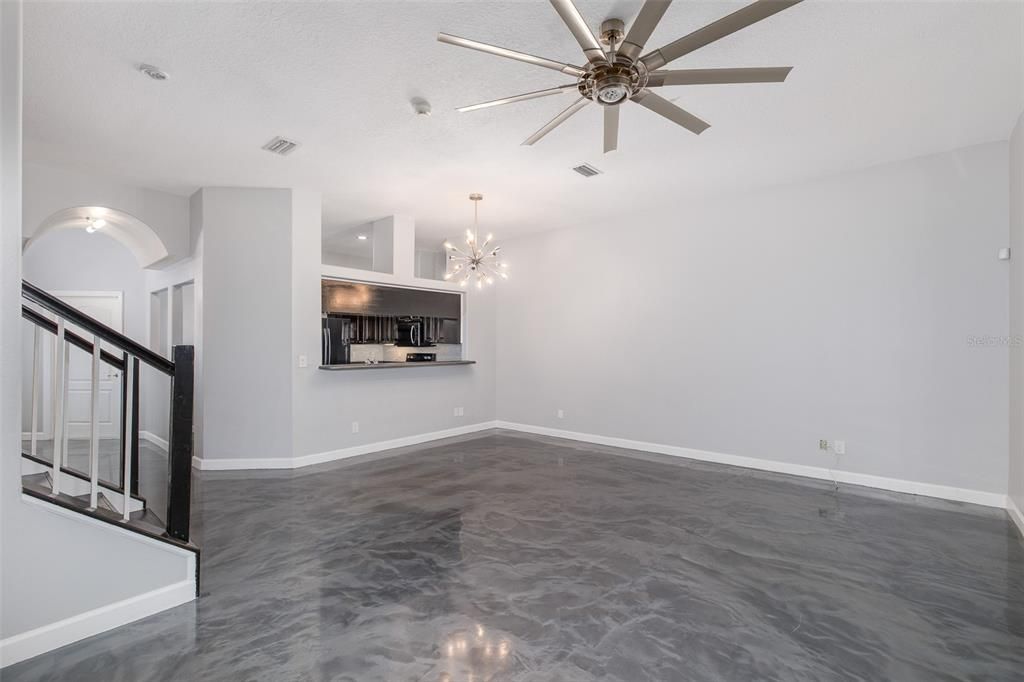 For Sale: $375,000 (3 beds, 2 baths, 1900 Square Feet)
