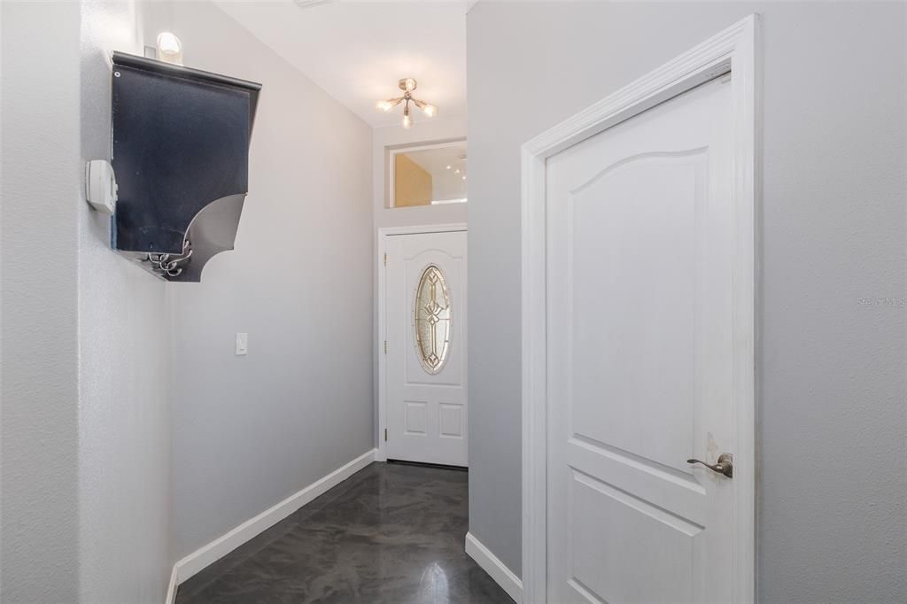 For Sale: $375,000 (3 beds, 2 baths, 1900 Square Feet)