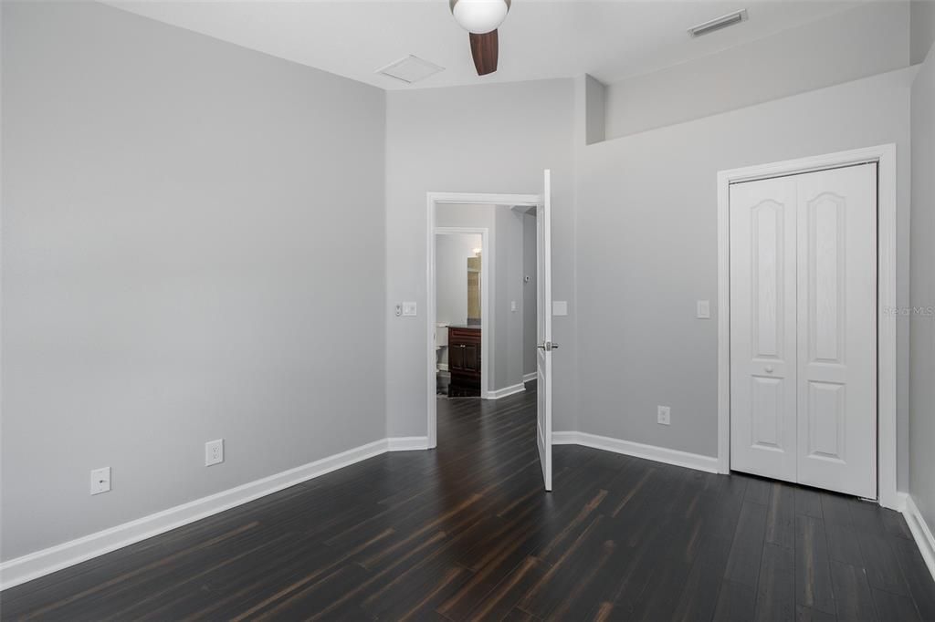 For Sale: $375,000 (3 beds, 2 baths, 1900 Square Feet)