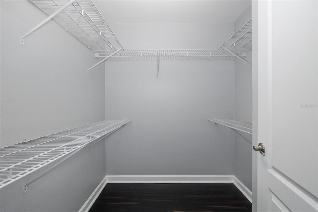For Sale: $375,000 (3 beds, 2 baths, 1900 Square Feet)