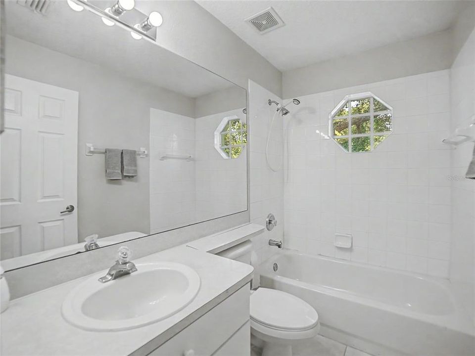 На продажу: $239,900 (3 спален, 2 ванн, 1428 Квадратных фут)