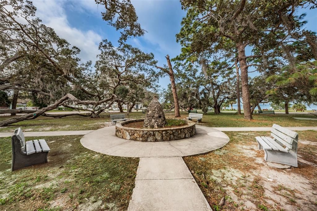 For Sale: $465,000 (2 beds, 2 baths, 964 Square Feet)