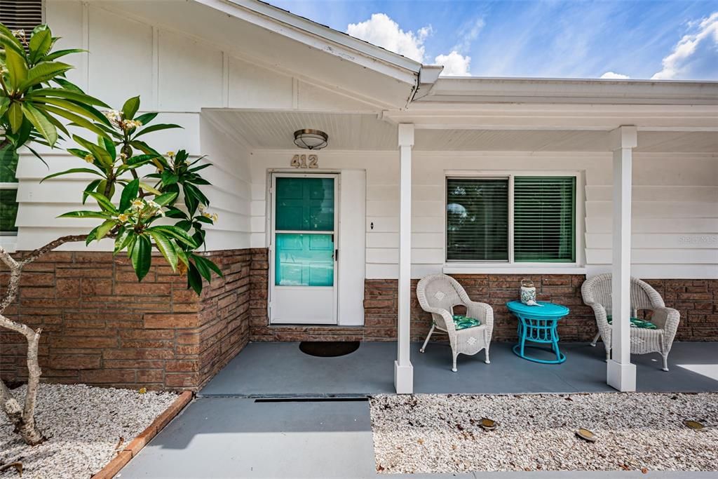 For Sale: $465,000 (2 beds, 2 baths, 964 Square Feet)