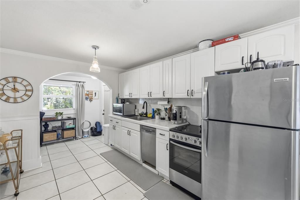 En Venta: $998,000 (6 camas, 5 baños, 2713 Pies cuadrados)