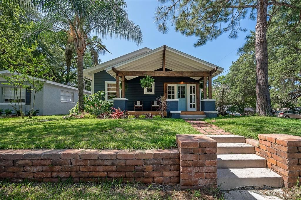 En Venta: $998,000 (6 camas, 5 baños, 2713 Pies cuadrados)