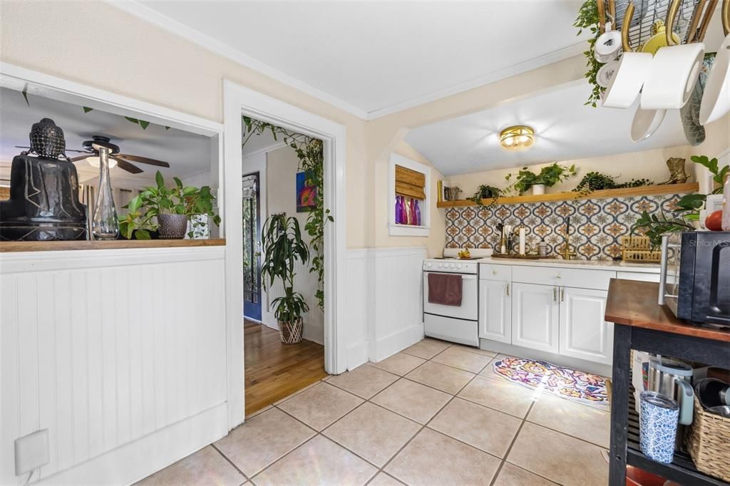 En Venta: $998,000 (6 camas, 5 baños, 2713 Pies cuadrados)