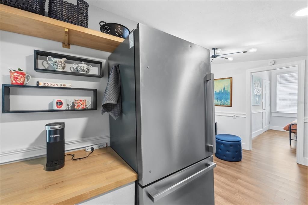 En Venta: $998,000 (6 camas, 5 baños, 2713 Pies cuadrados)
