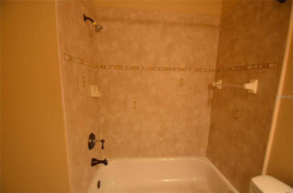 В аренду: $1,800 (2 спален, 2 ванн, 1103 Квадратных фут)