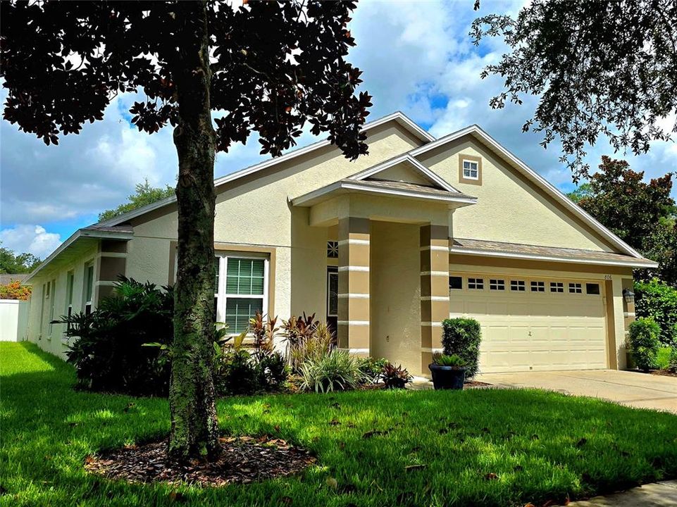 For Rent: $2,500 (4 beds, 2 baths, 1864 Square Feet)