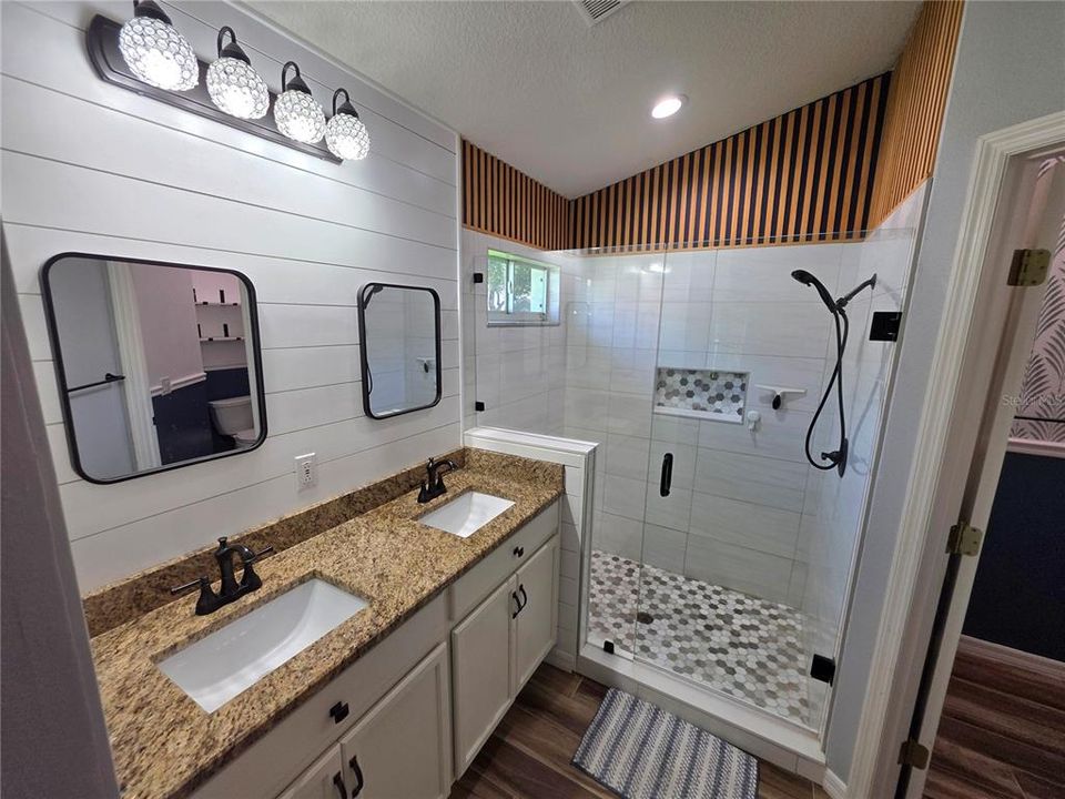 For Rent: $2,500 (4 beds, 2 baths, 1864 Square Feet)