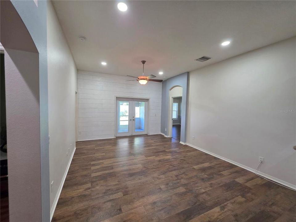 For Rent: $2,500 (4 beds, 2 baths, 1864 Square Feet)