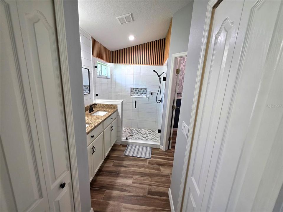 For Rent: $2,500 (4 beds, 2 baths, 1864 Square Feet)