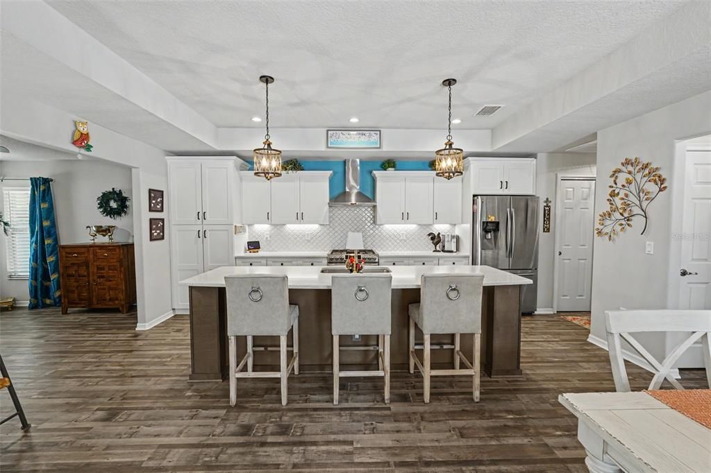 For Sale: $600,000 (3 beds, 3 baths, 2016 Square Feet)